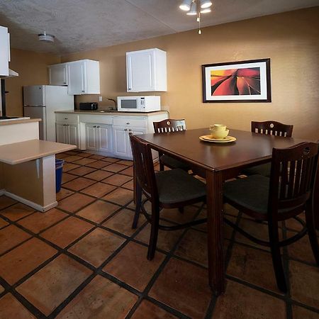 Tuscany Manor Palm Springs Esterno foto