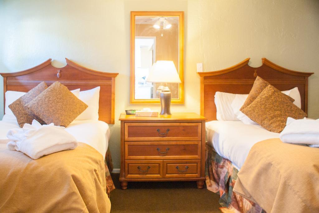 Tuscany Manor Palm Springs Esterno foto