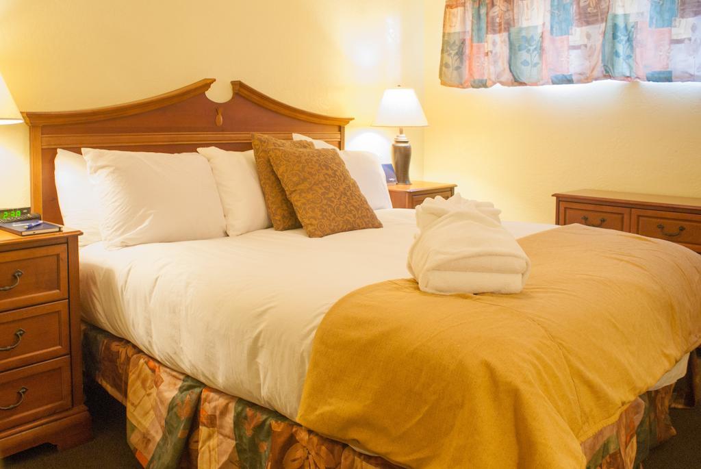 Tuscany Manor Palm Springs Esterno foto